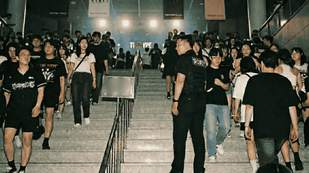 혼잡한 행사 경비 대규모행사경비 대규모행사경비업체 행사경비업체추천 행사보안 행사보안업체 행사경호